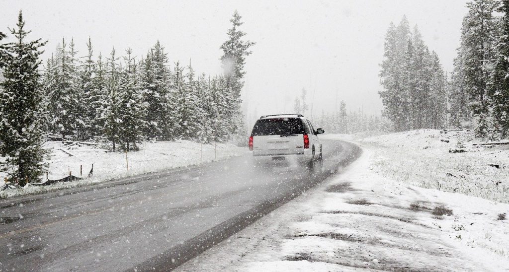 snow, road, winter, страхування, безпечні подорожі