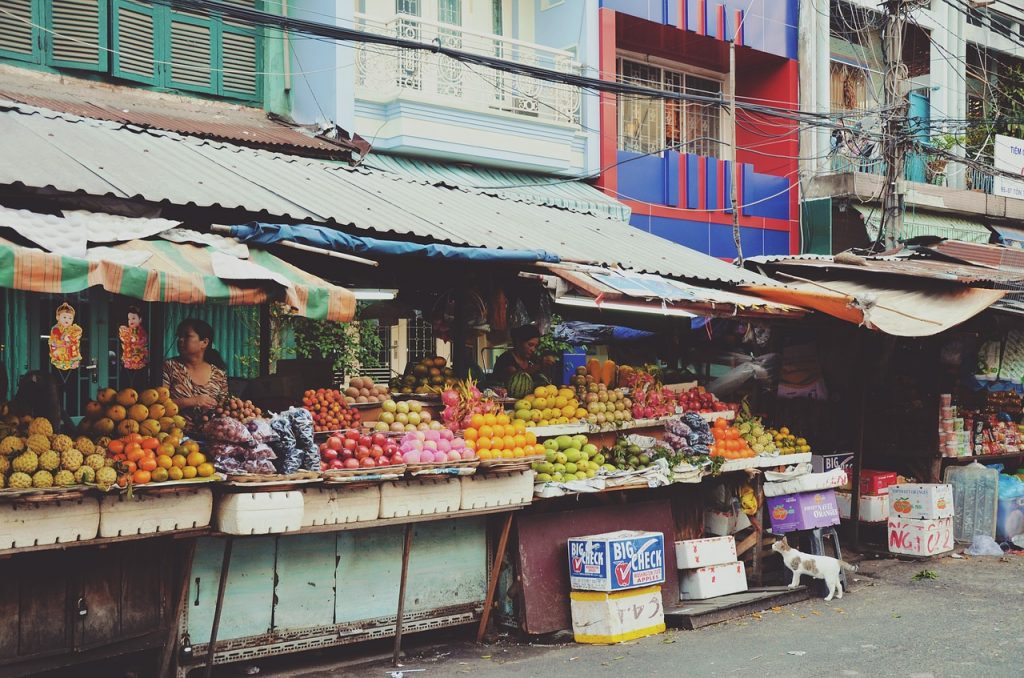 market, fruits, vegetables-926300.jpg